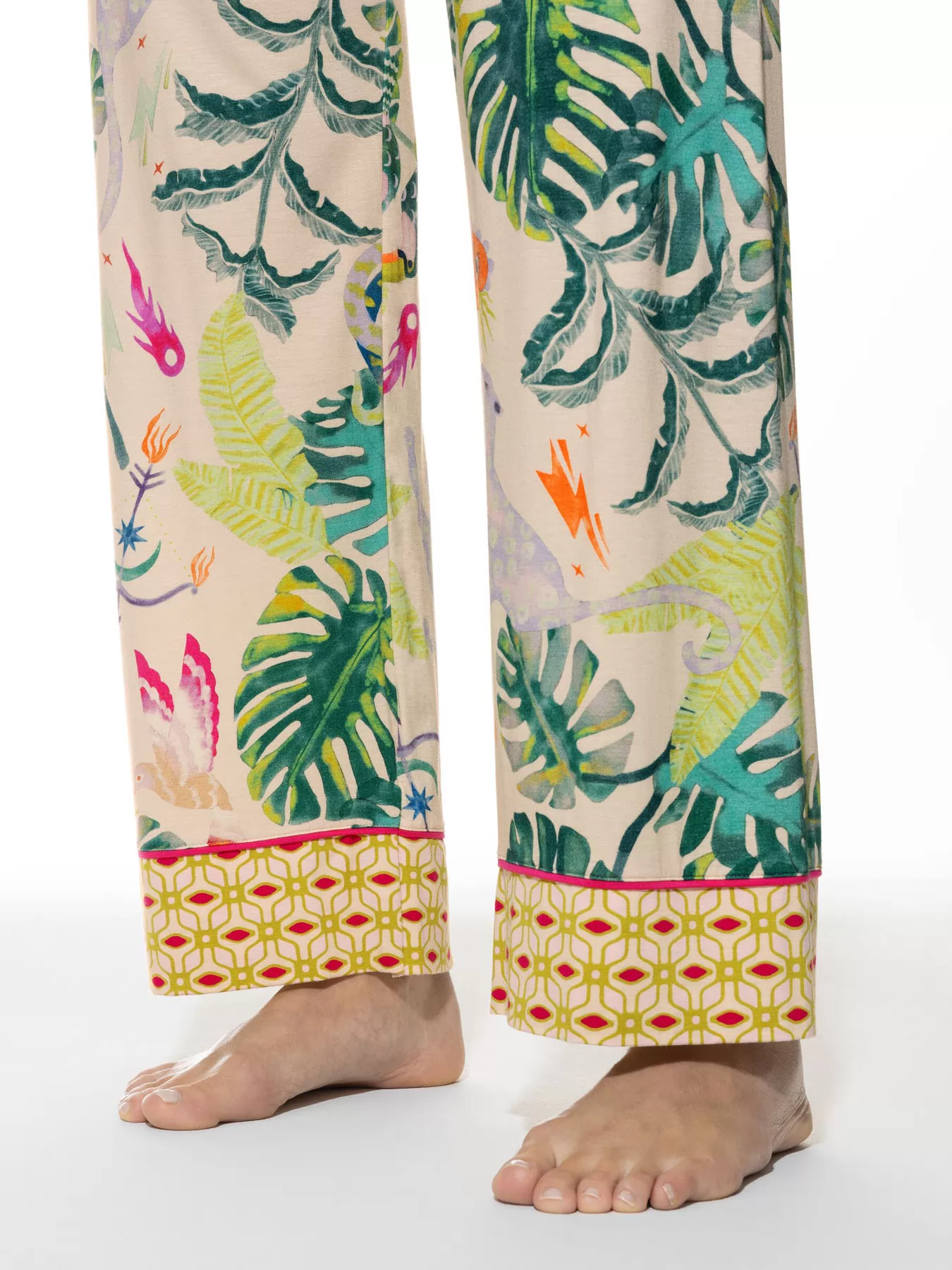 Kremowy, wielobarwny, zielony Spodnie damskie mey Mystic Jungle 1220062 - zdjęcie 4