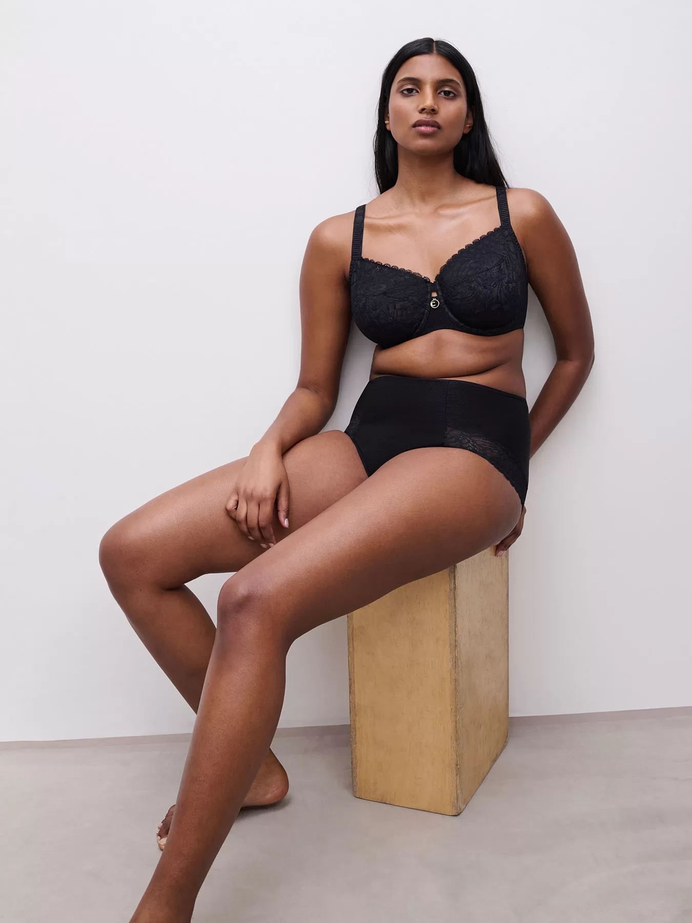 Czarny Biustonosz Chantelle Sublime C19WMU - zdjęcie 3